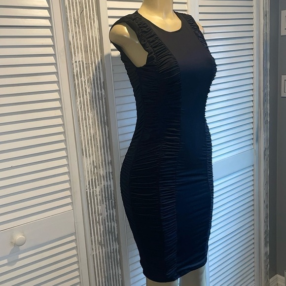 Venus Shape Embrace Ruched Dress size S - Picture 3 of 10